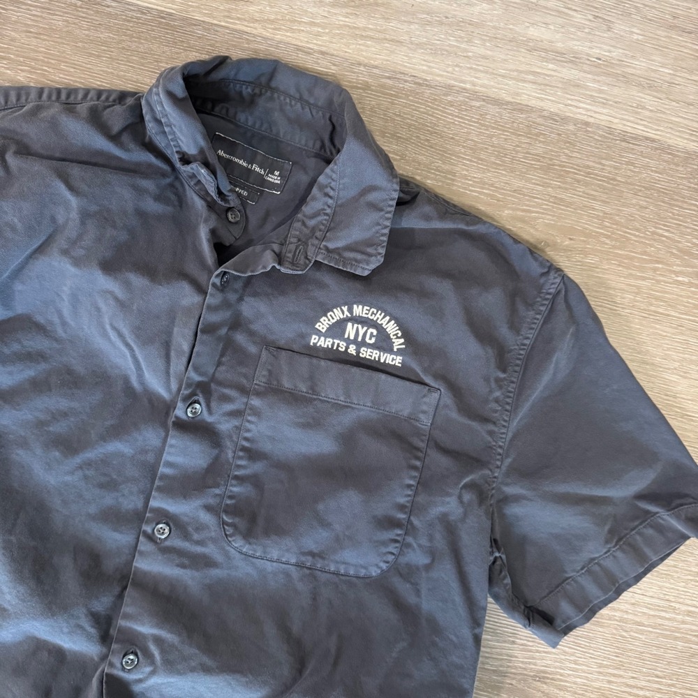 Abercrombie & Fitch Work Shirt Mens M Black Cropped Mechanic Graphic SS